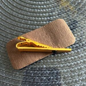 vintage 1980’s 2in gold-plated tie clip tie bar menswear formal